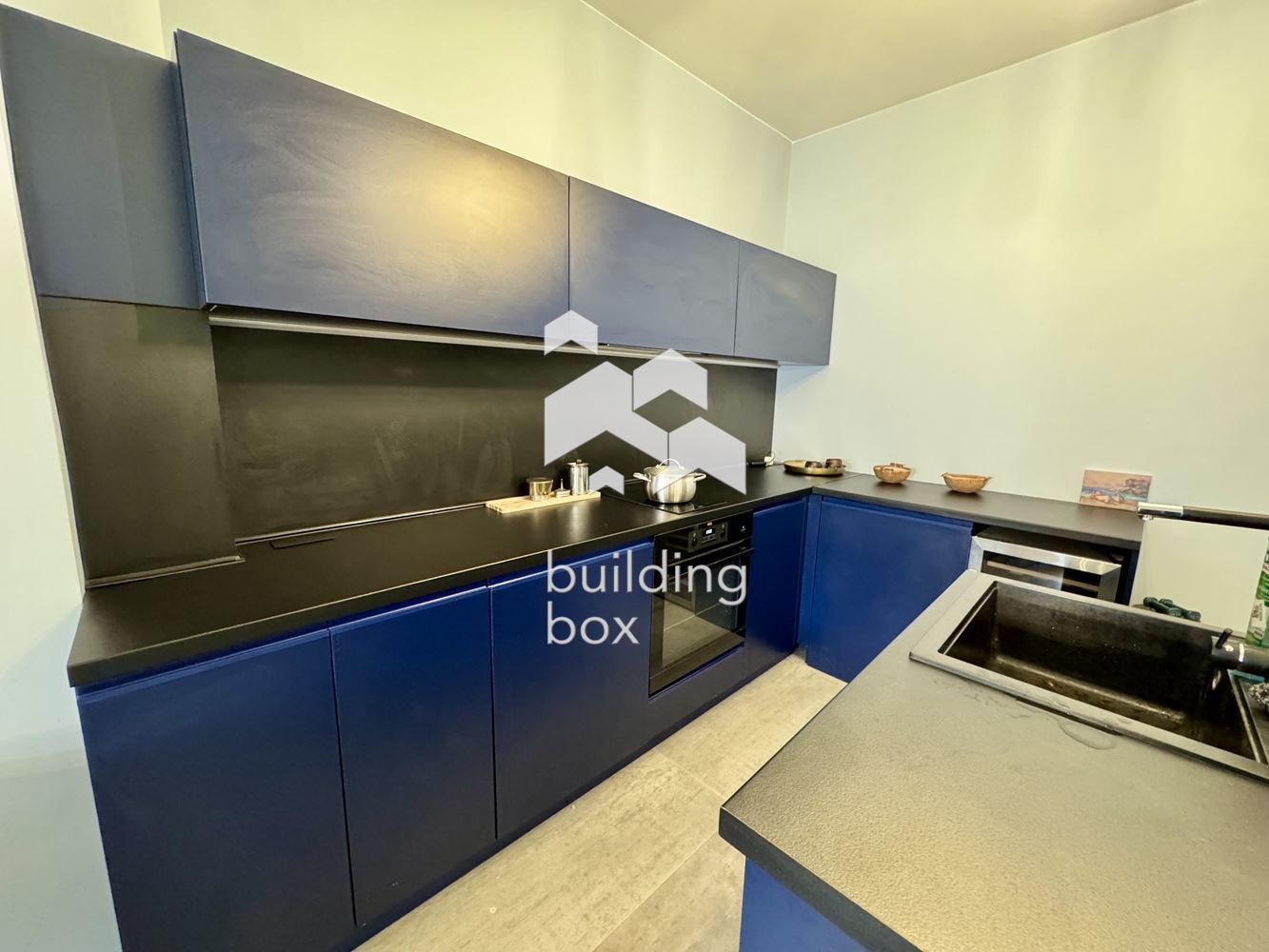 Уютен дизайнерски двустаен апартамент в кв. Яворов - 0