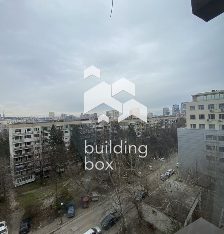 Забележителен тристаен апартамент на отлична локация - кв. Дианабад - 0