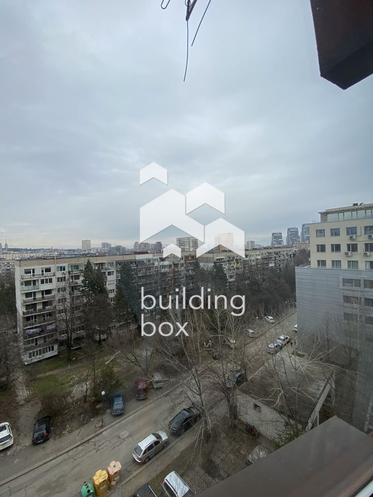 Забележителен тристаен апартамент на отлична локация - кв. Дианабад - 0