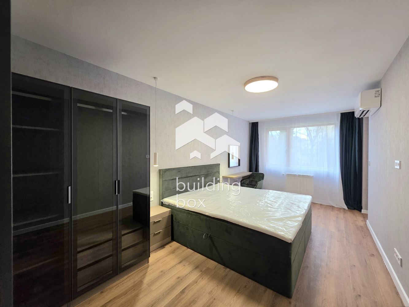 Модерно обзаведен и простовен двустаен апартамент в кв. Витоша - 0