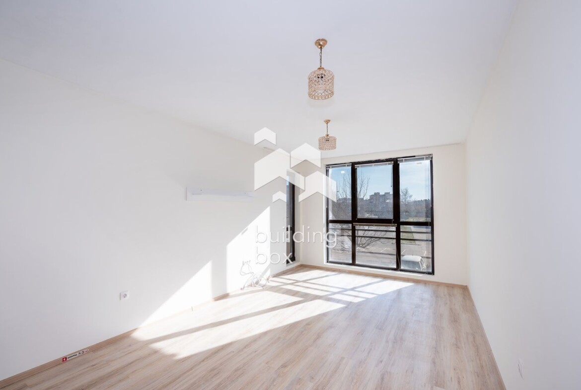 Довършен до ключ апартамент на бул. Македония до Ритейл Парк - 0