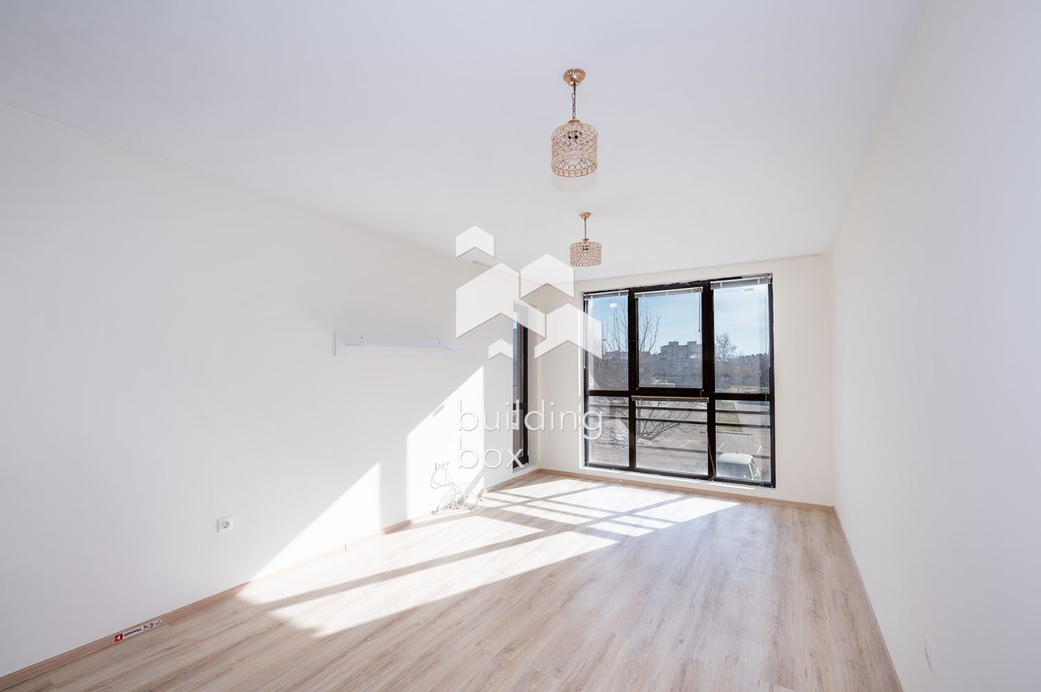 Довършен до ключ апартамент на бул. Македония до Ритейл Парк