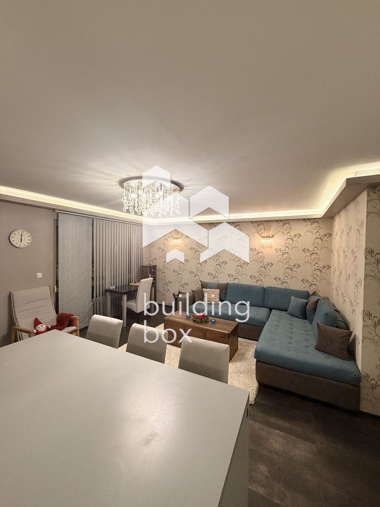 Апартамент с три спални под наем - 0