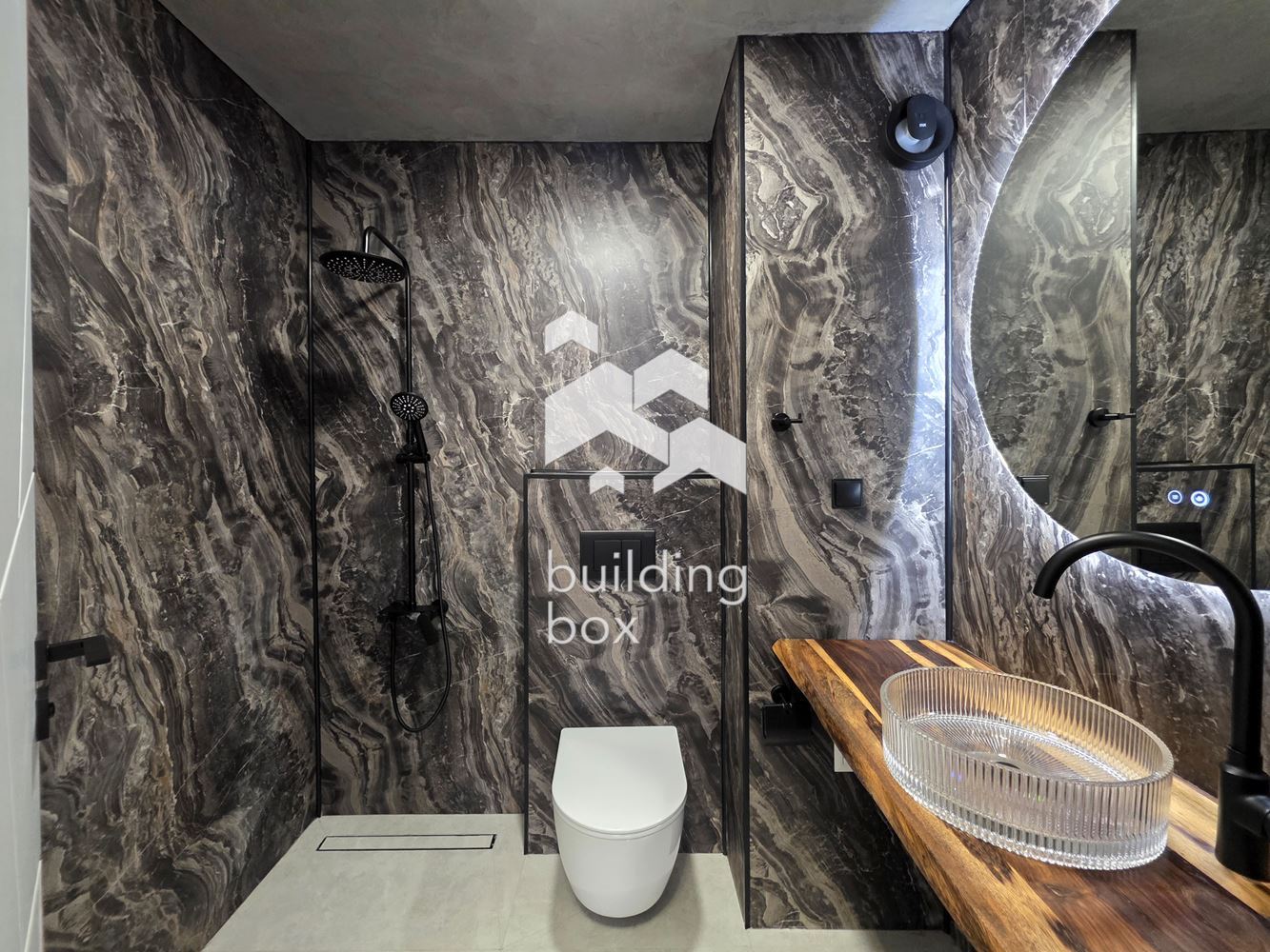 Модерно обзаведен и простовен двустаен апартамент в кв. Витоша - 0