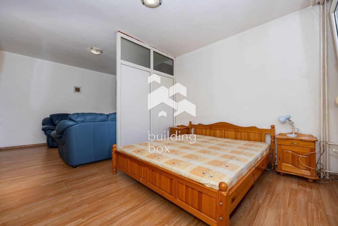 Двустаен апартамент с три отделни стаи - 0