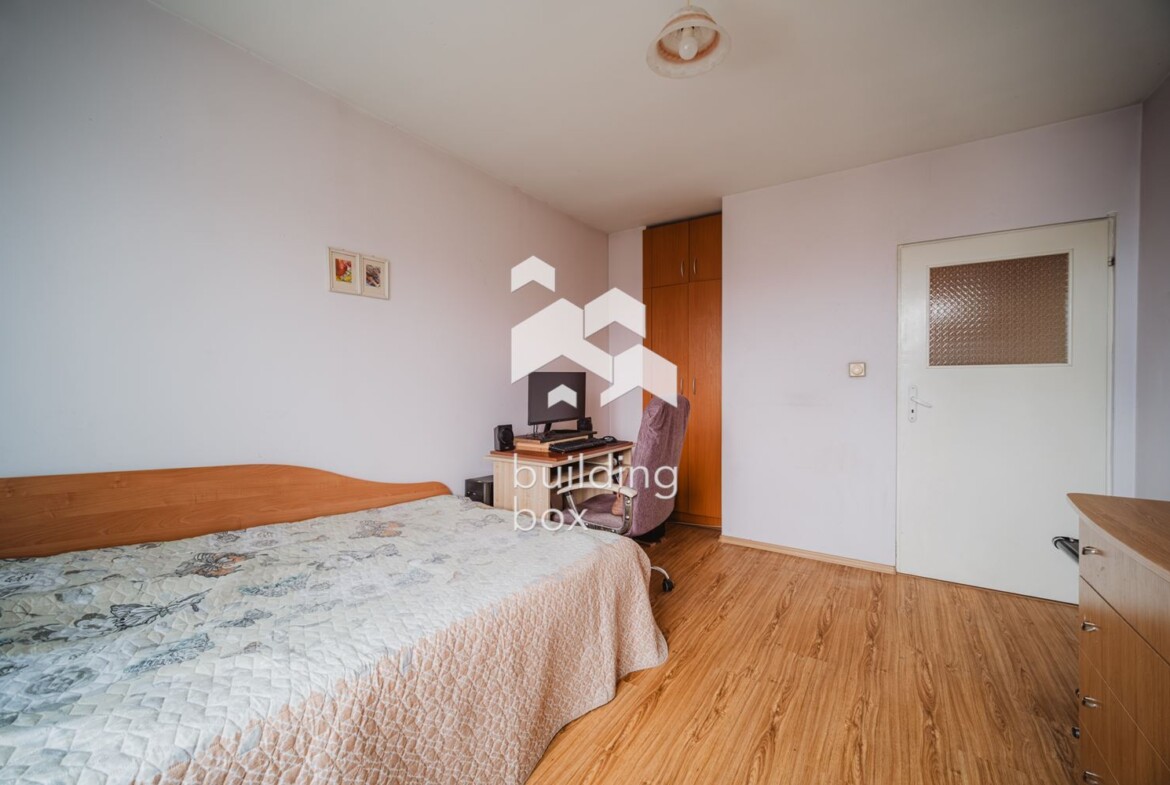 Тристаен аапартамент на 2 мин. от Катедрала Варна - 0