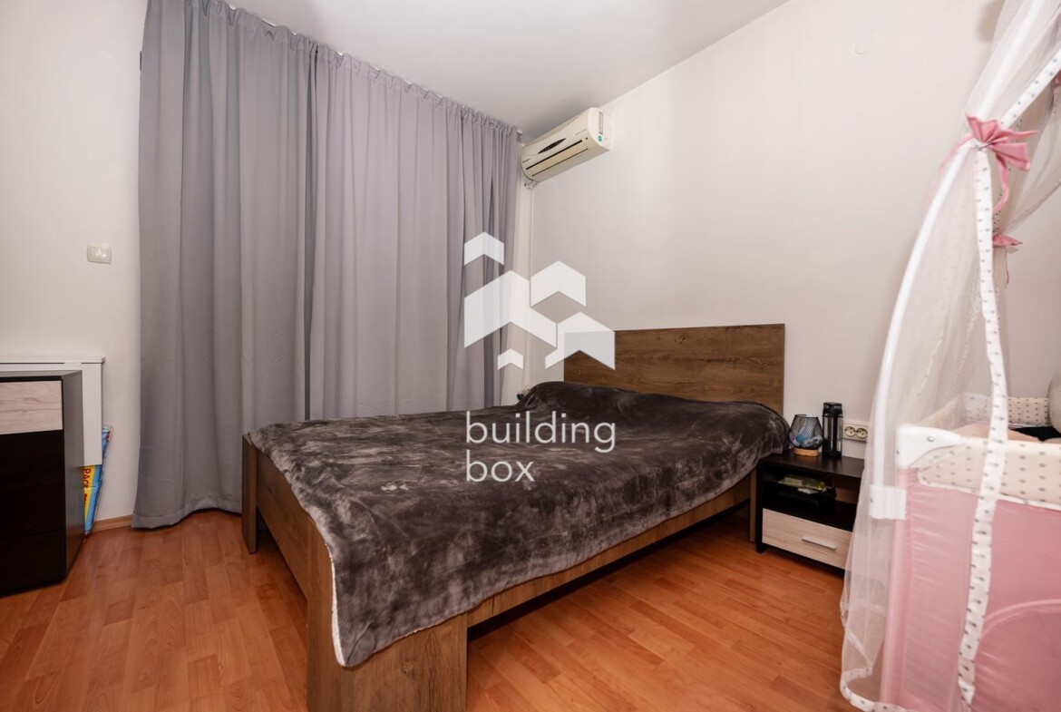 Тристаен апартамент с гараж - 0