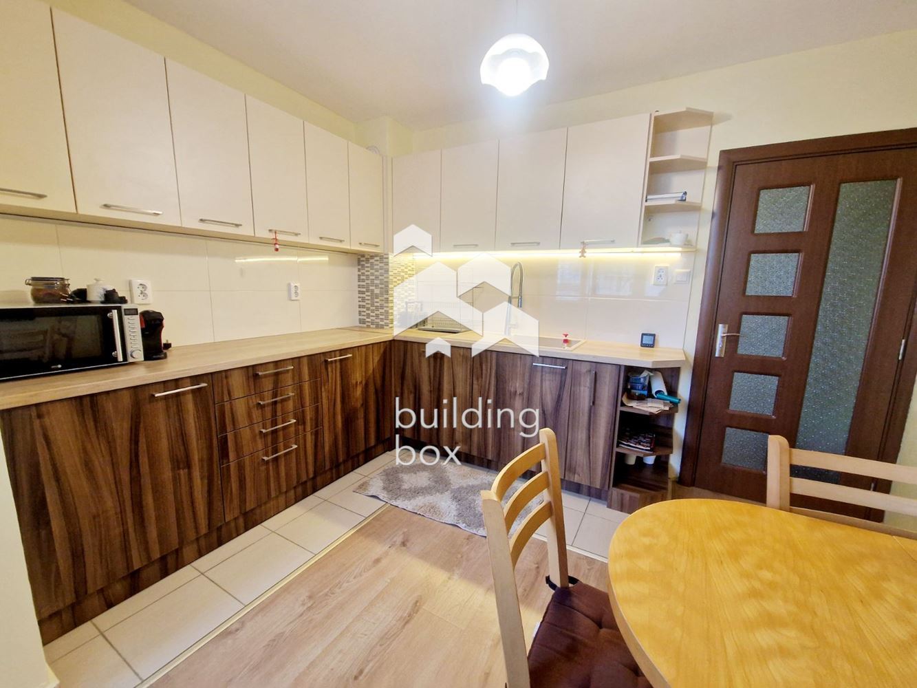 Уютен тристаен апартамент в кв. "Младост 2". - 0