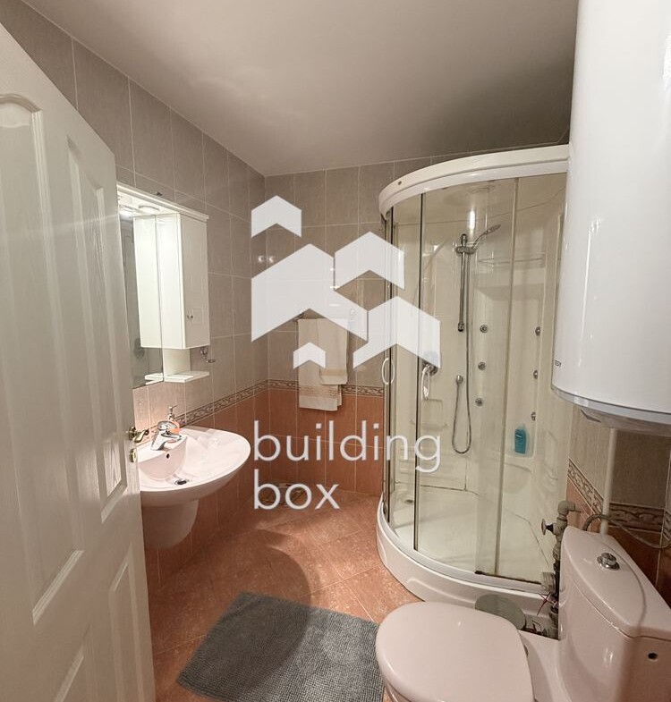 Апартамент с три спални под наем - 0