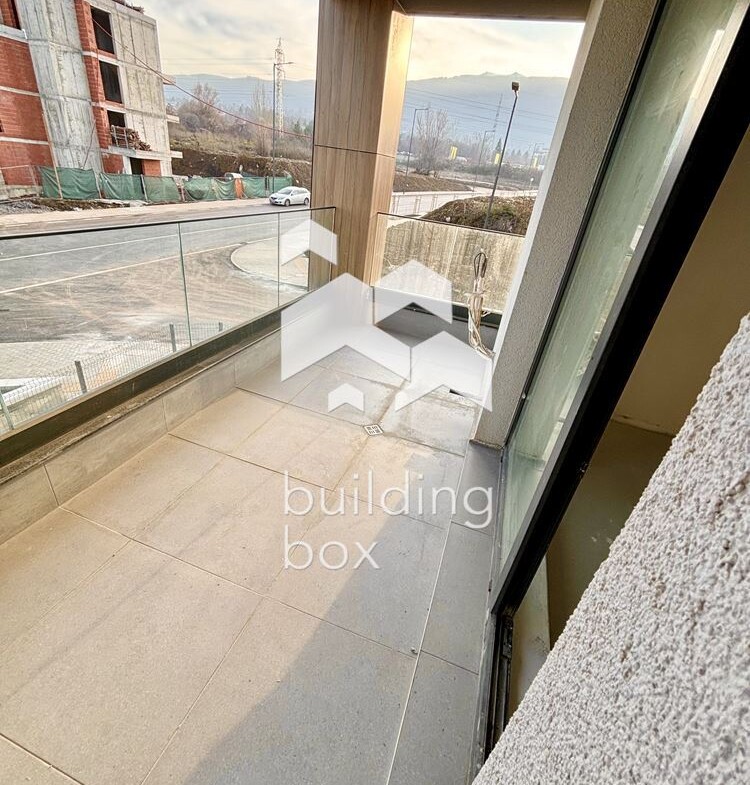 Просторен тристаен апартамент - кв. Малинова долина - 0