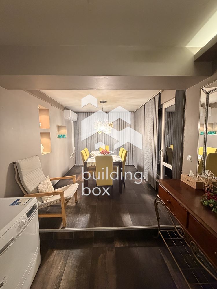 Апартамент с три спални под наем