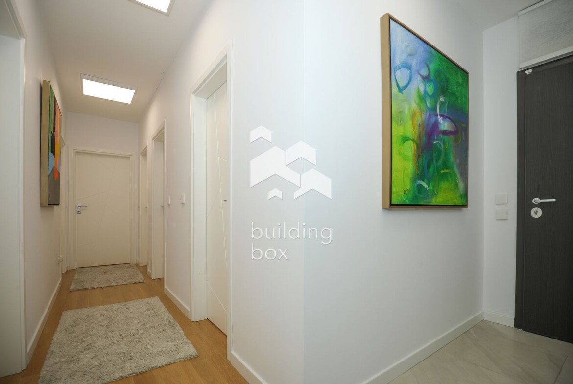 Тристаен апартамент - кв. Кръстова вада - 0