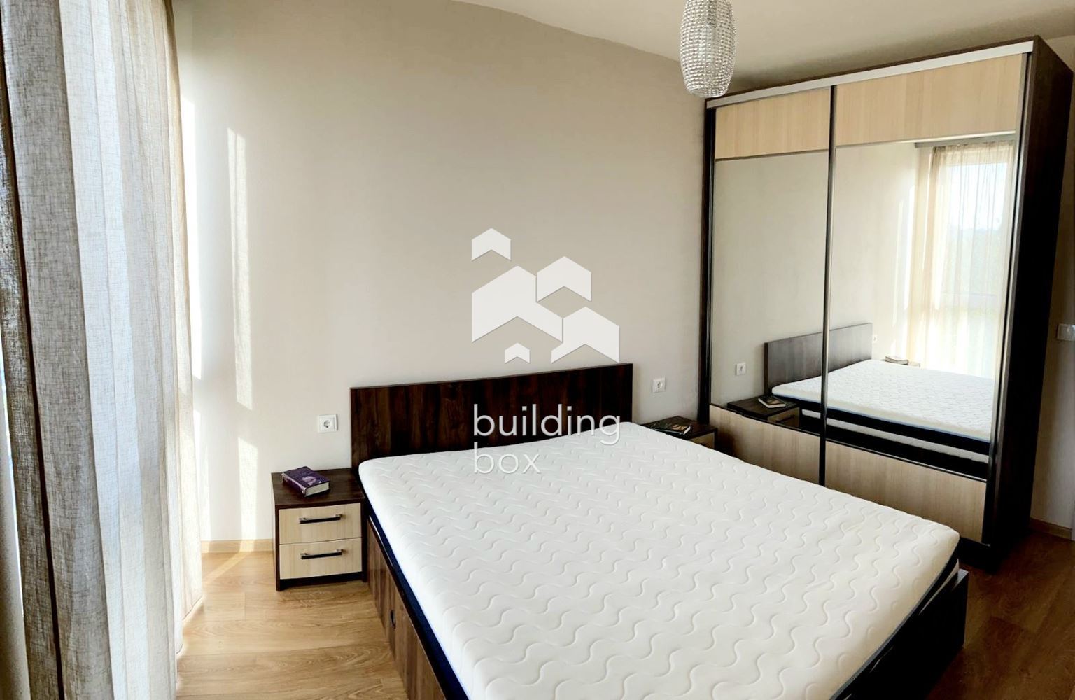 Просторен тристаен апартамент в Обеля 2 - 0