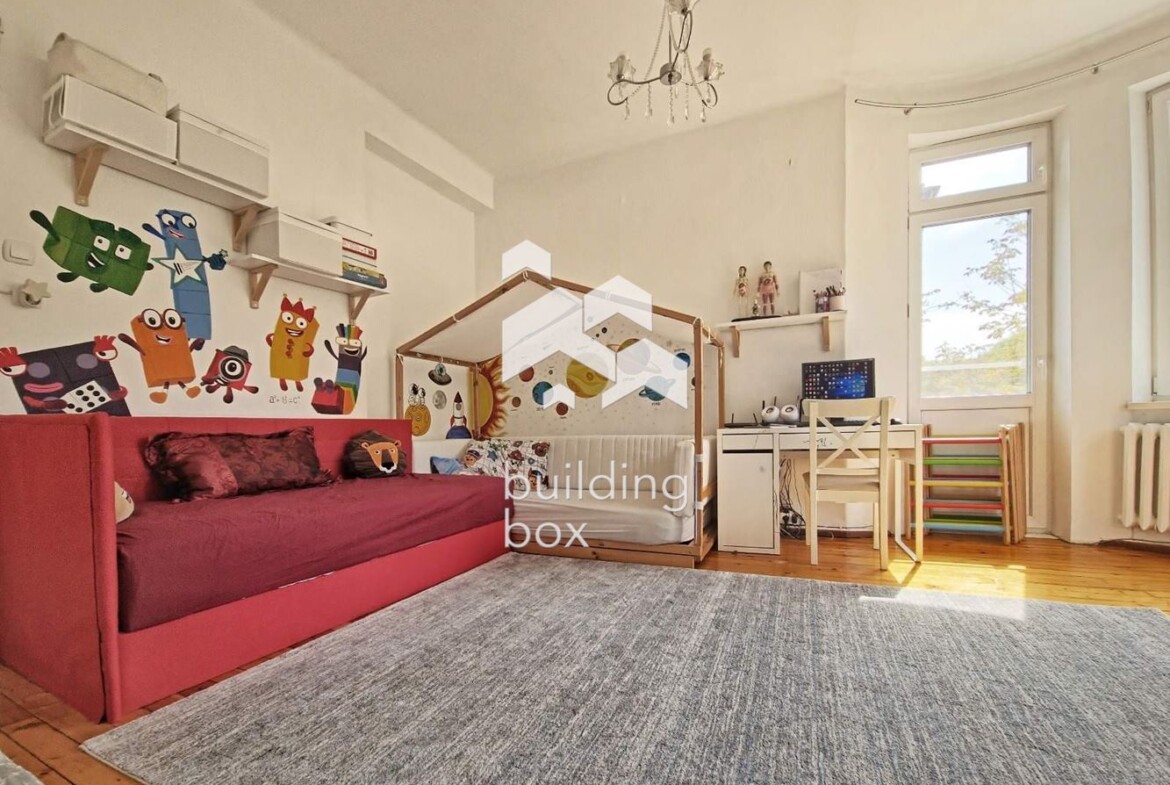 Тристаен апартамент на ул. "Любен Каравелов" - 0