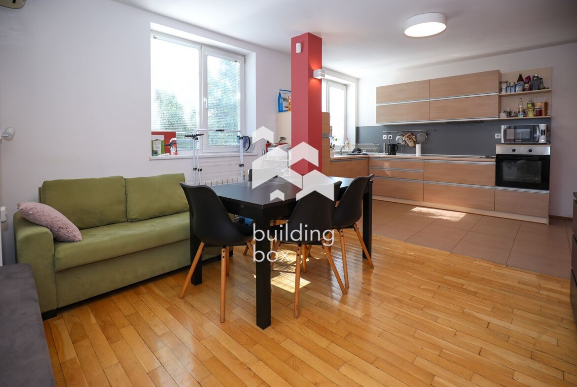 Тристаен апартаменти в сърцето на гр. София - 0