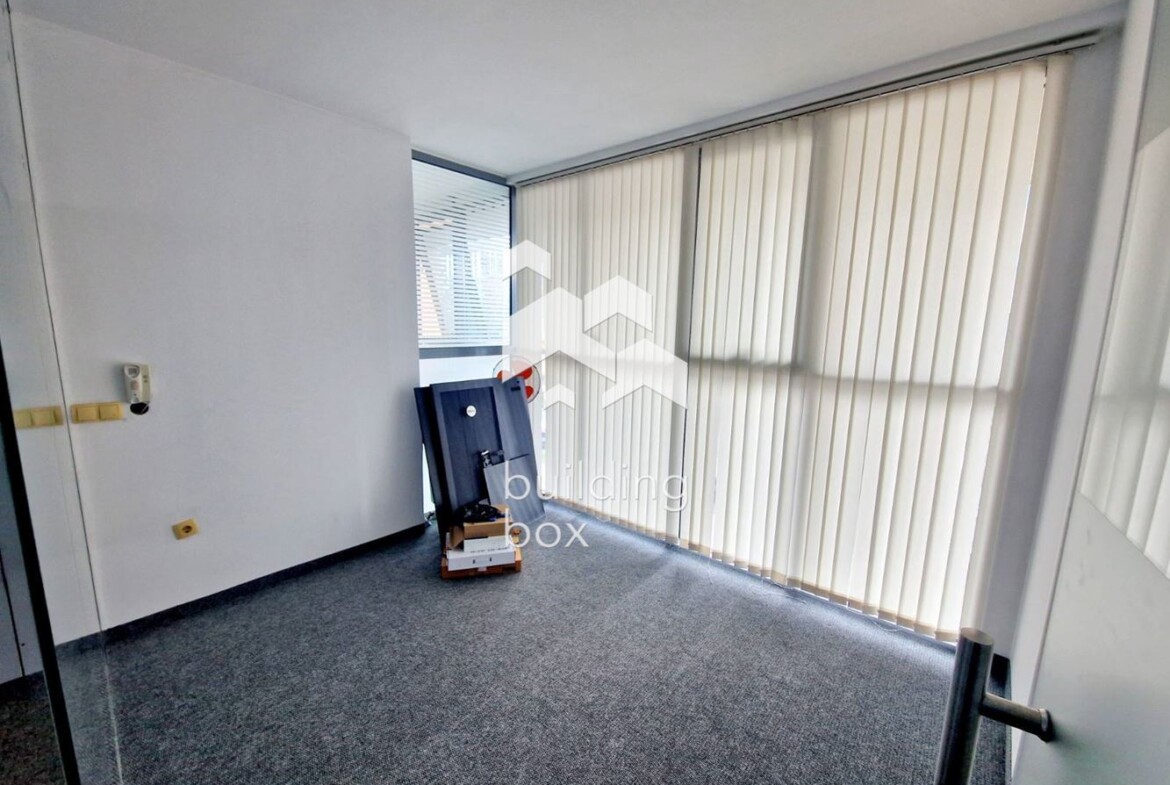 Необзаведен офис в ж.к. Студентски град - 0