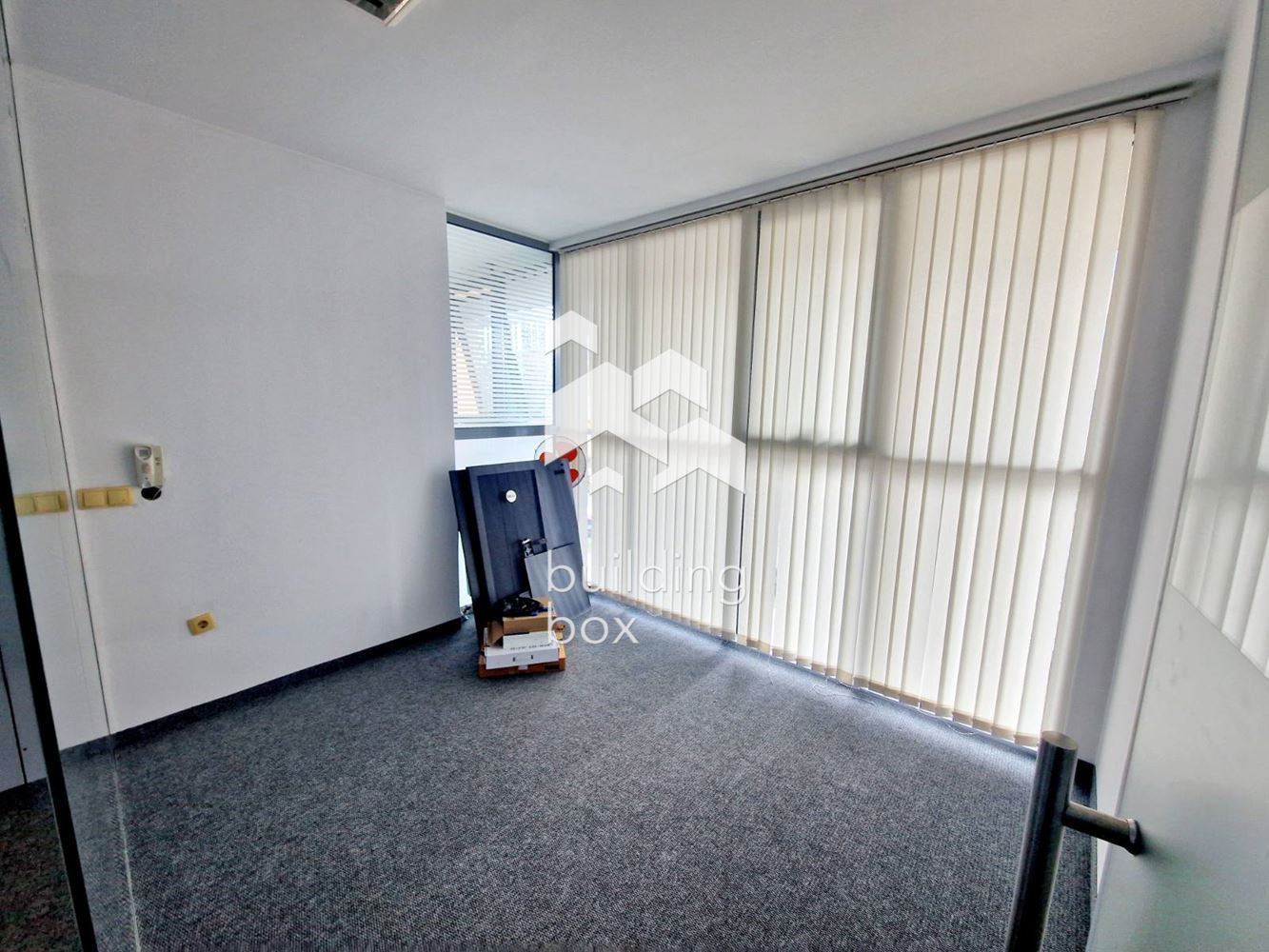 Необзаведен офис в ж.к. Студентски град - 0