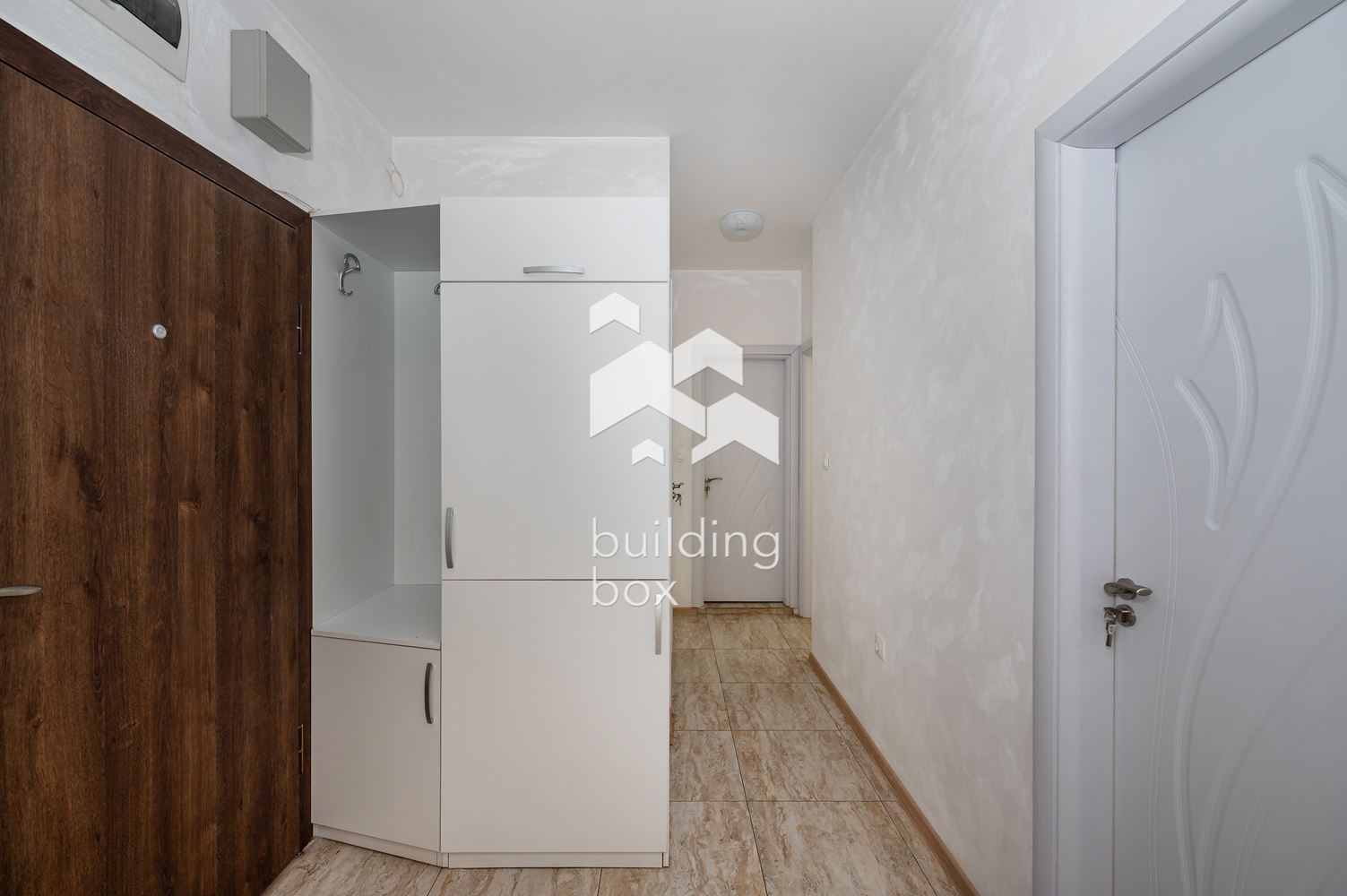 Довършен до ключ апартамент на бул. Македония до Ритейл Парк - 0