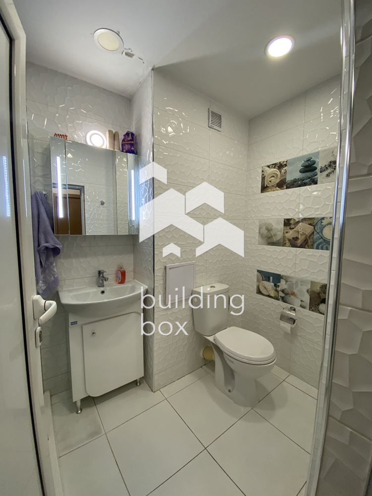 Тристаен апартамент на отлична локация - кв. Дианабад - 0