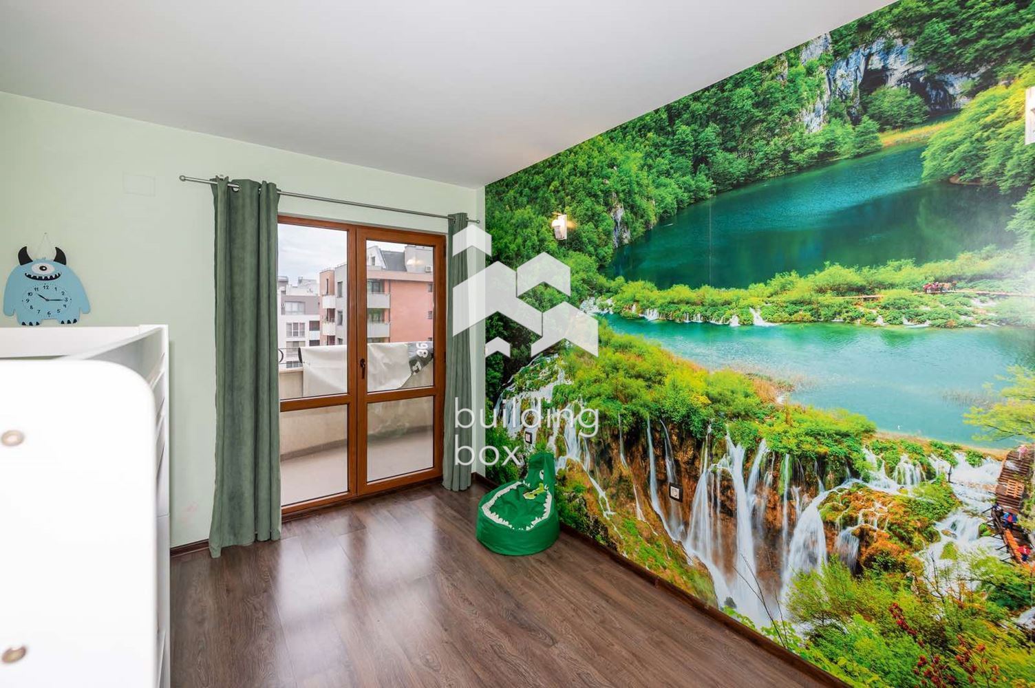 Тристаен обзаведен апартамент с акт 16 - 0