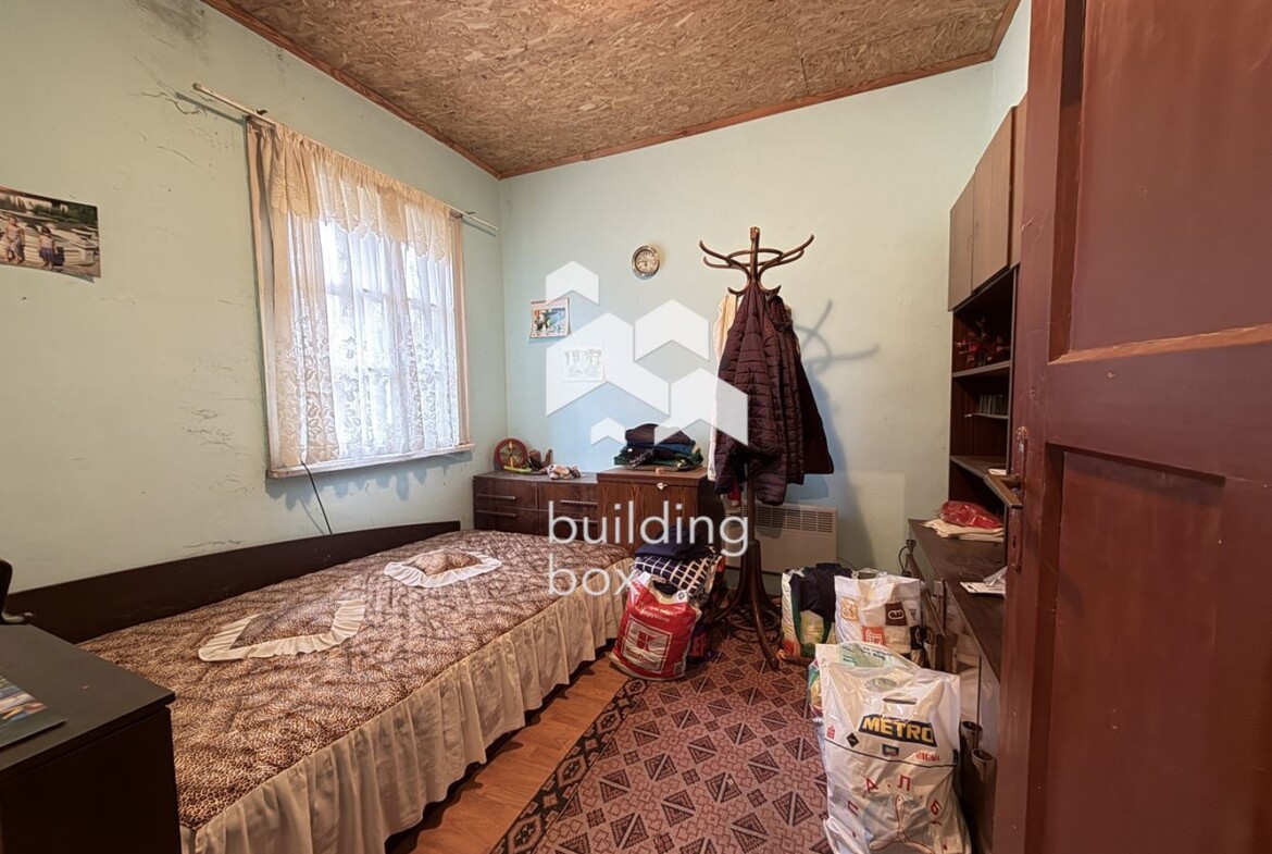 Къща - село Долни Раковец - 0