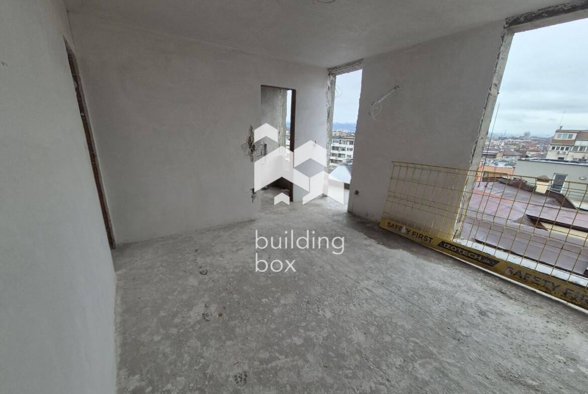 Тристаен апартамент в сграда "Casa Madrid" - район Оборище - 0