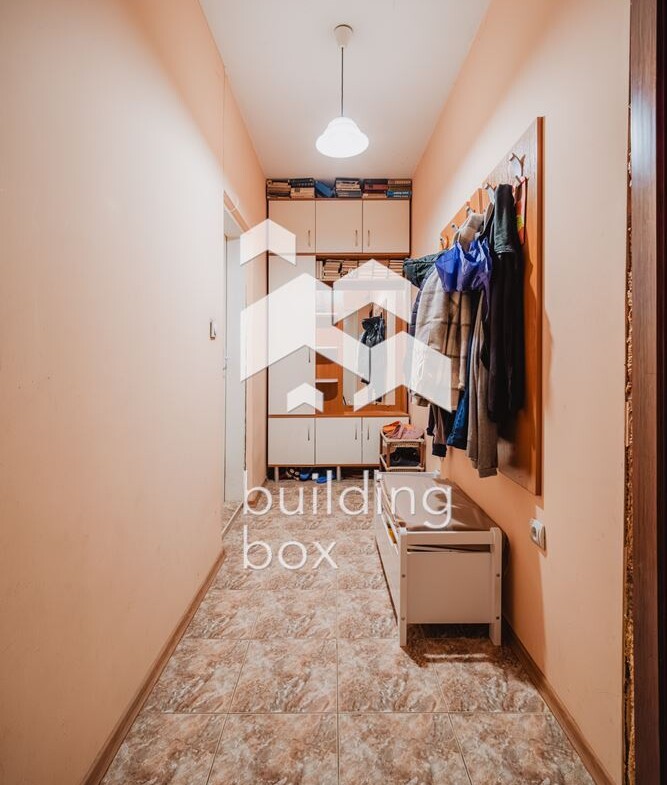 Тристаен аапартамент на 2 мин. от Катедрала Варна - 0