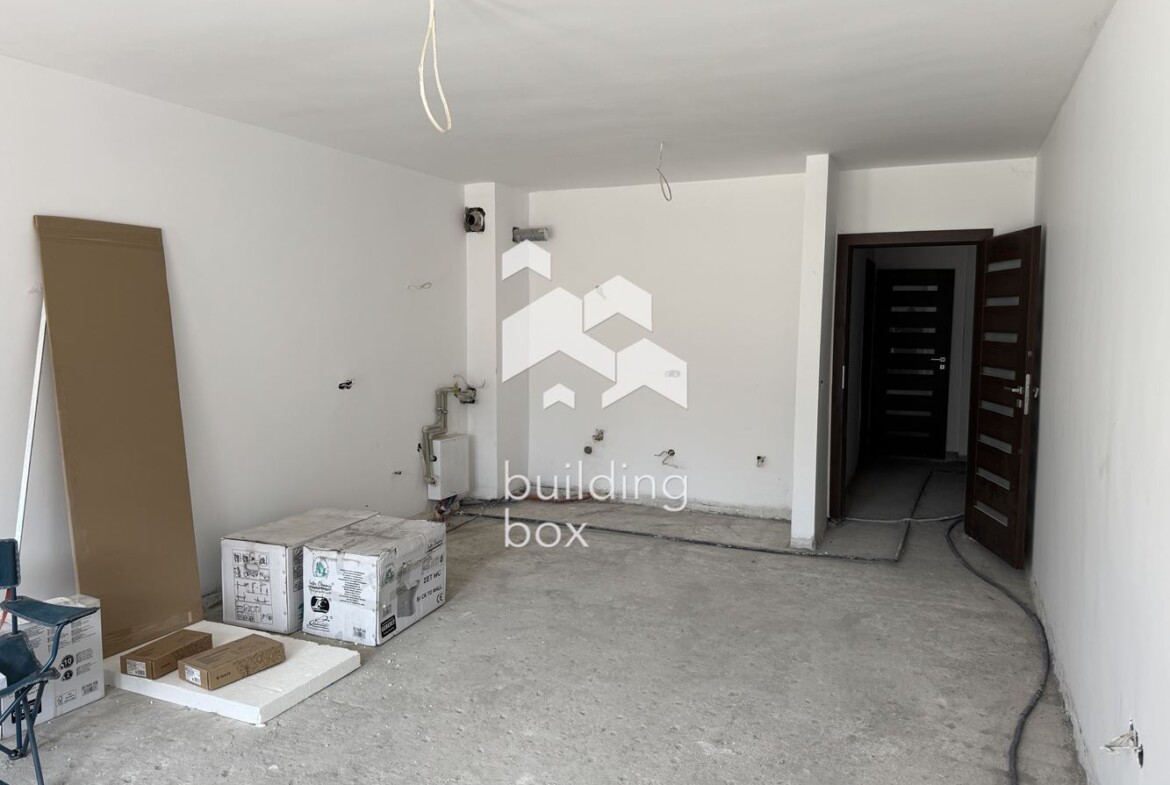 Тристаен апартамент с голяма тераса - 0