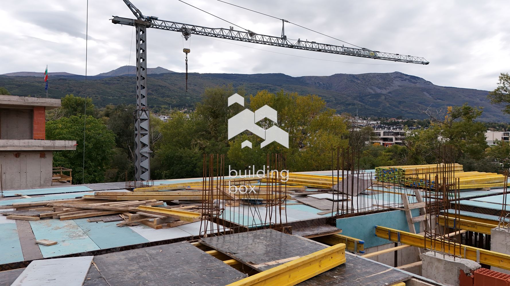 Панорамен, просторен тристаен апартамент с югоизточно изложение до "Ринг Мол" - 0