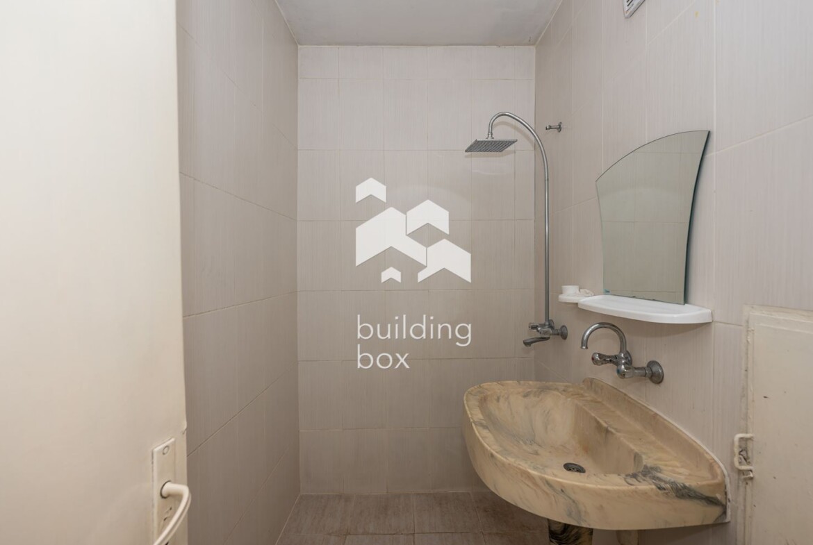 Двустаен апартамент с три отделни стаи - 0