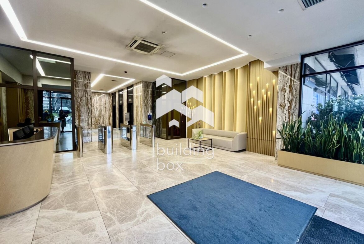 Офис в офис сграда клас "А" на топ локация - 0