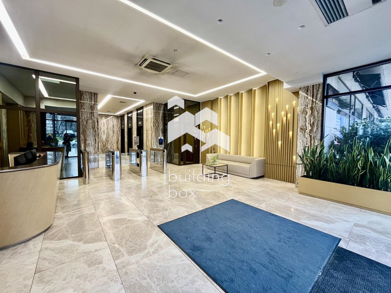 Офис в офис сграда клас "А" на топ локация - 0