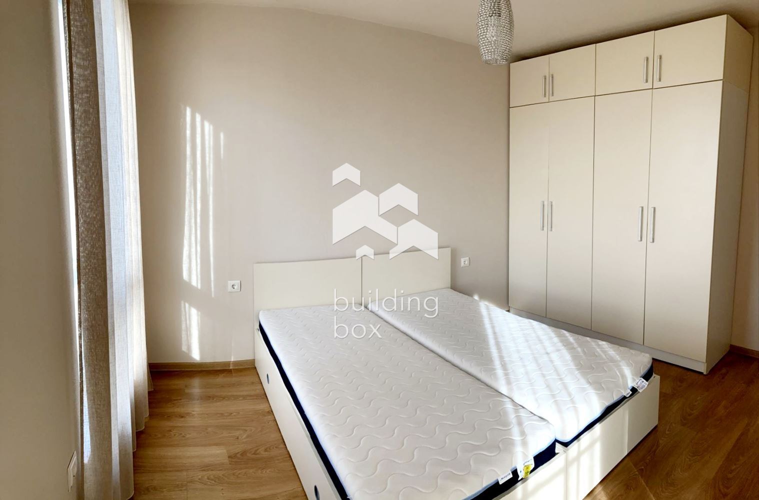 Просторен тристаен апартамент в Обеля 2 - 0