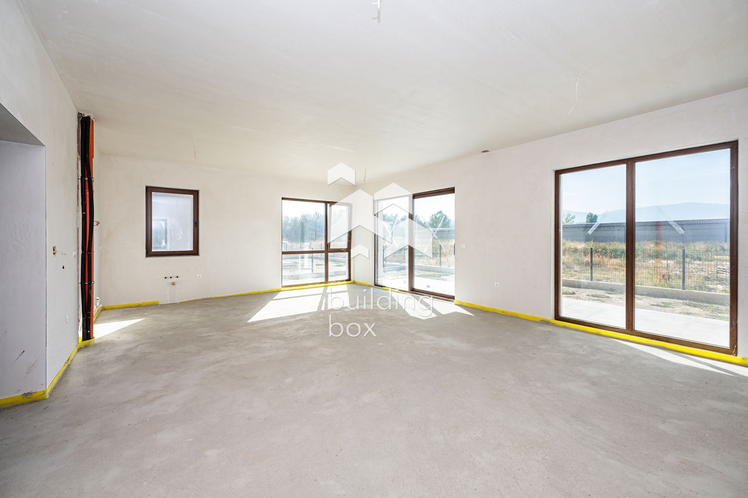 Къща с акт 16 - 0