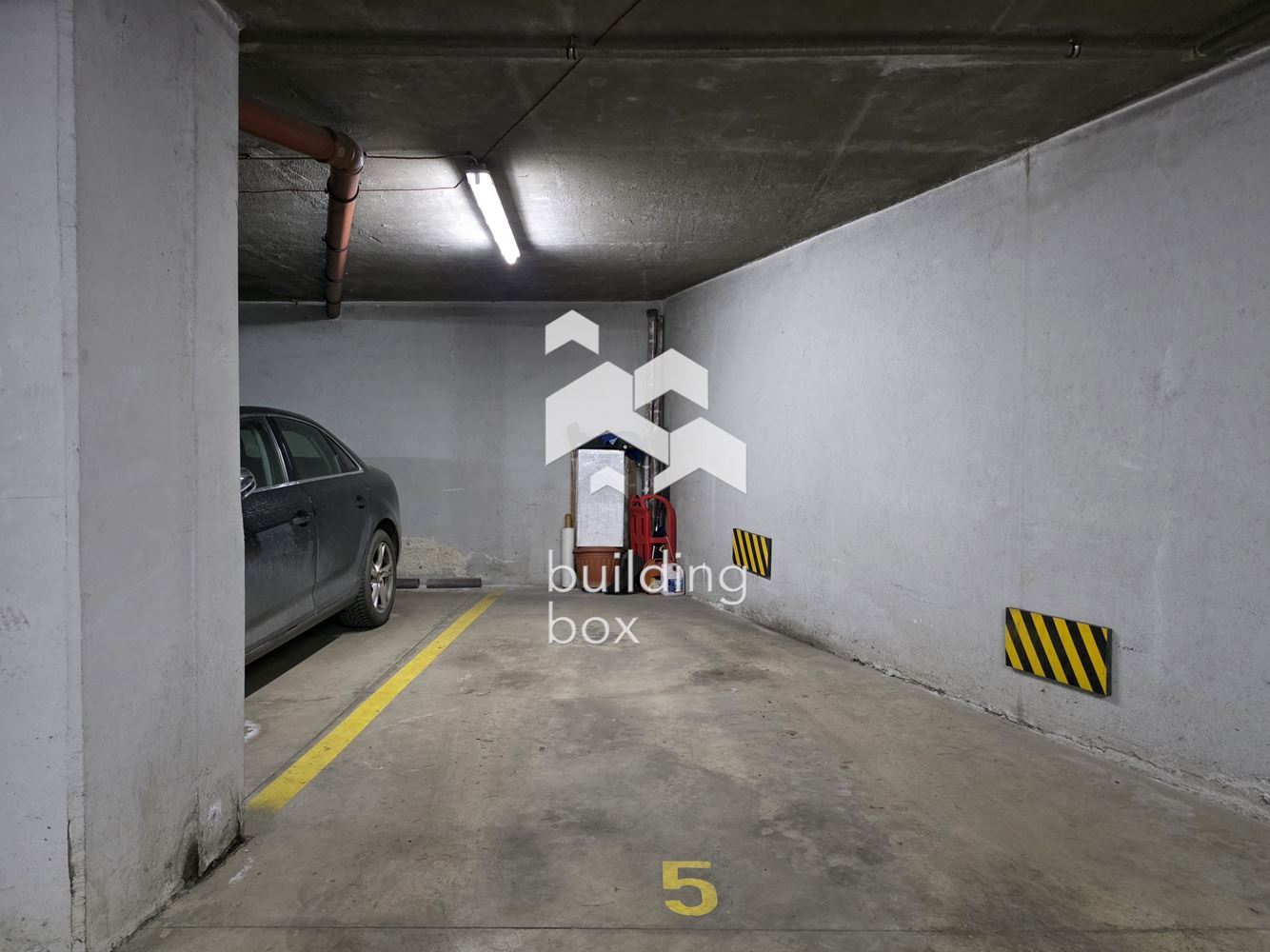 Модерно обзаведен и простовен двустаен апартамент в кв. Витоша - 0