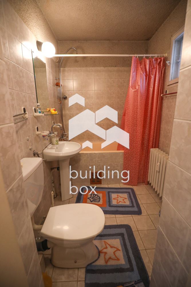 Тристаен апартамент - ж.к. Изток - 0