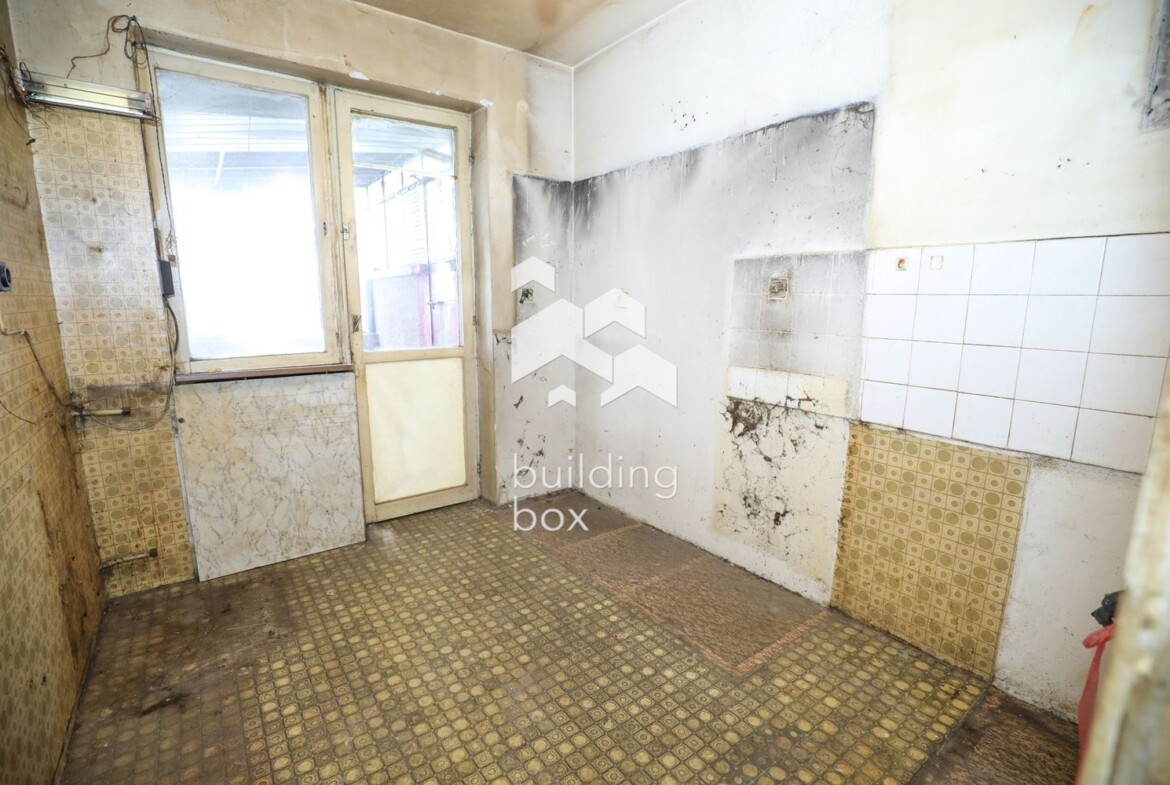 Просторен тристаен апартамент - кв. Гоце Делчев - 0