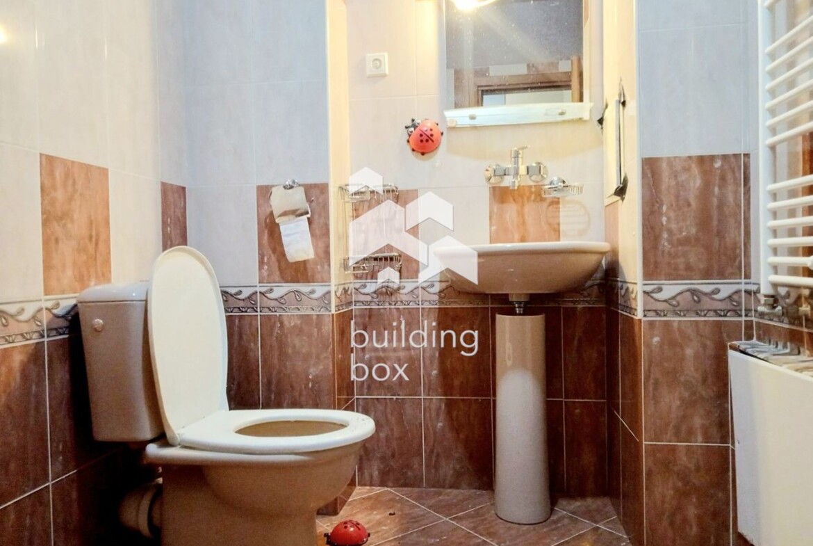 Полуобзаведен апартамент е кв. Белите брези - 0