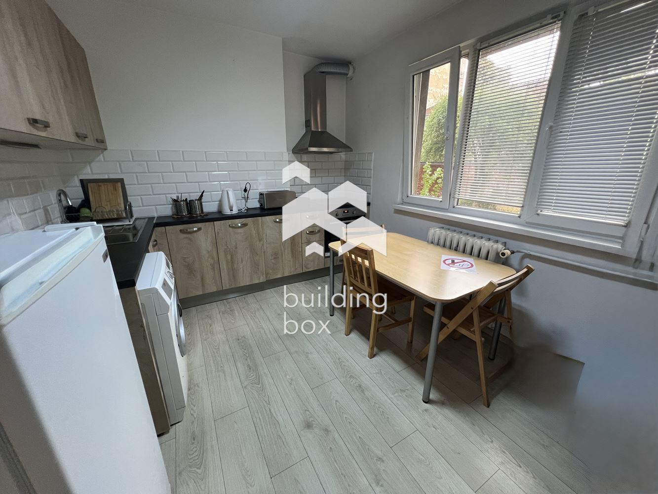 Тристаен апартамент до църквата „Св. Неделя“ - 0