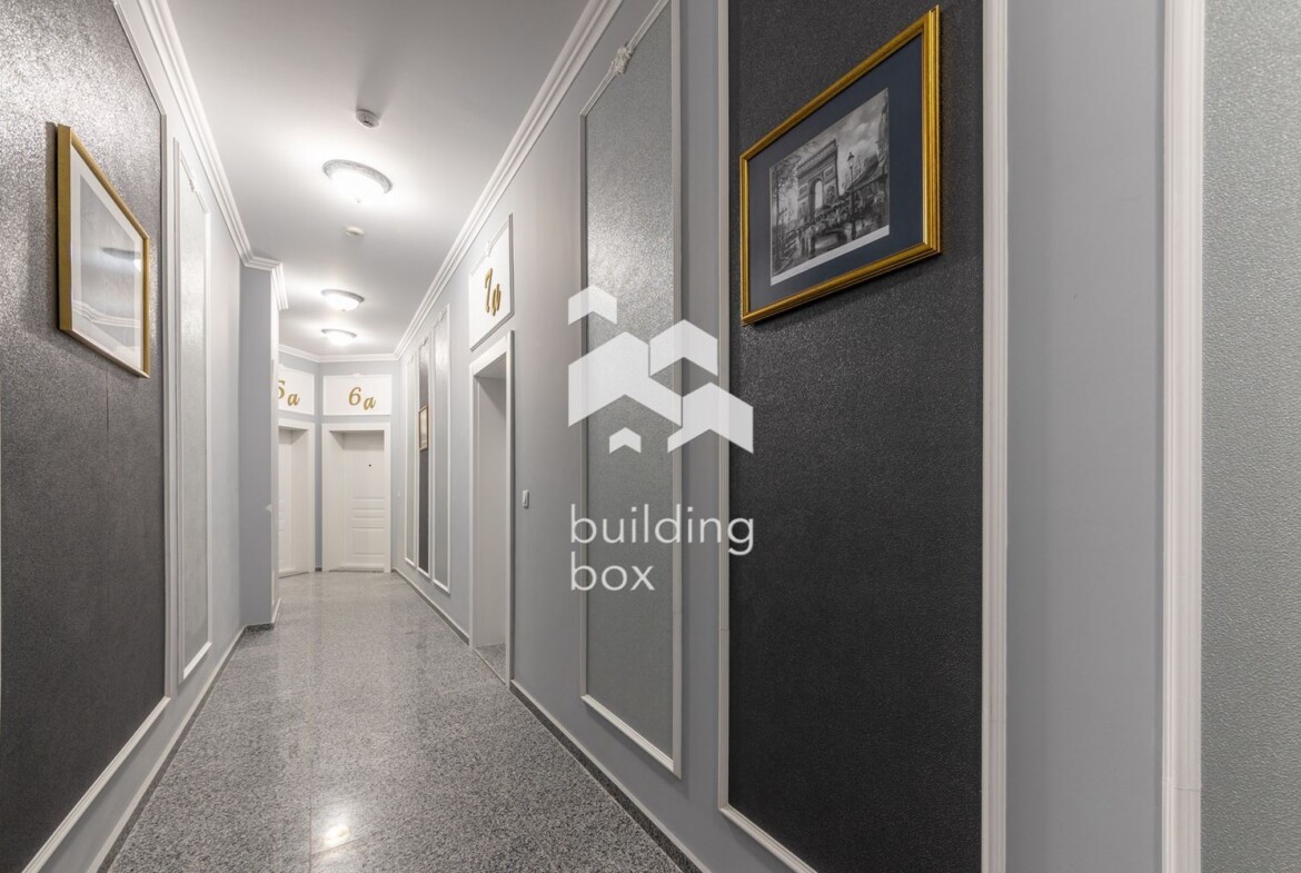 Бутиков тристаен апартамент в град Варна - 0