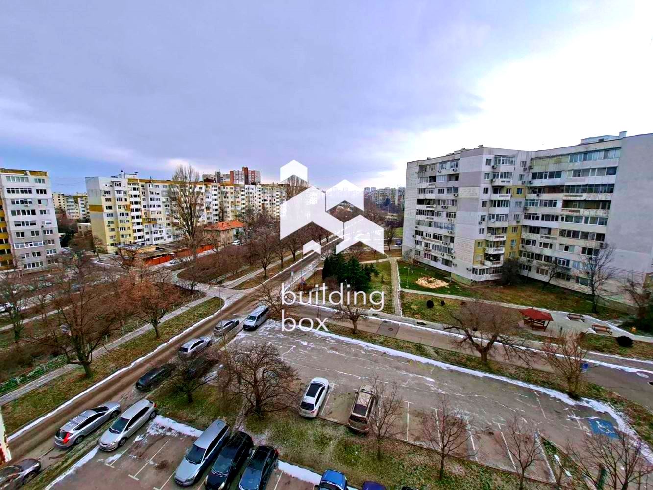 Апартамент с две спални на метри от Майчин дом!