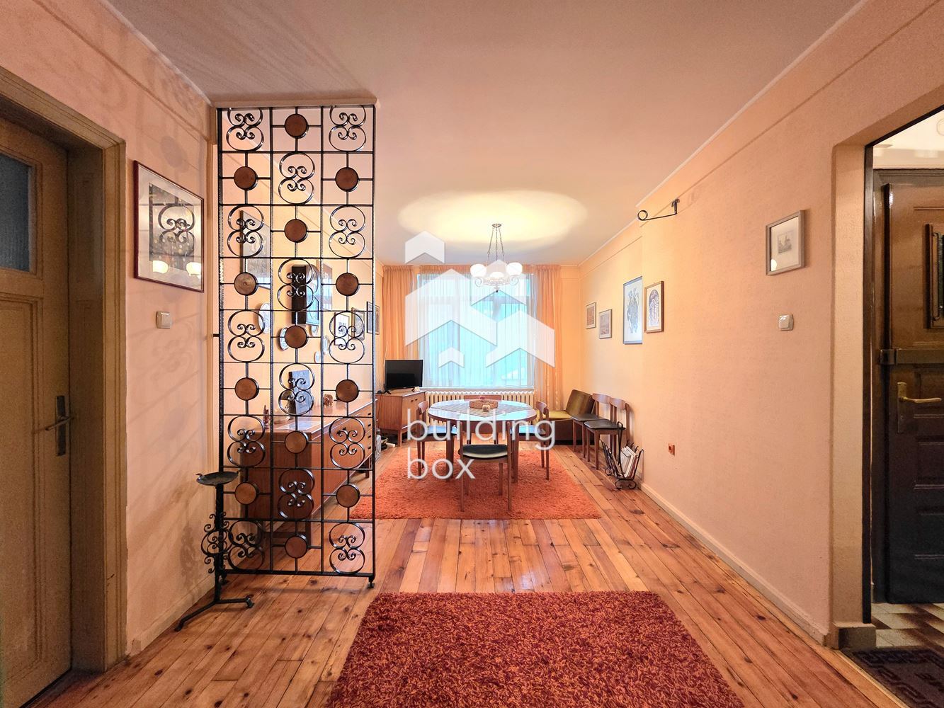 Тристаен апартамент в сърцето на столицата – ул. „Уилям Гладстон“, до бул. „Витоша“