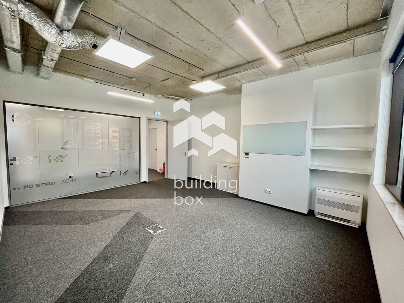 Офис в офис сграда клас "А" на топ локация - 0