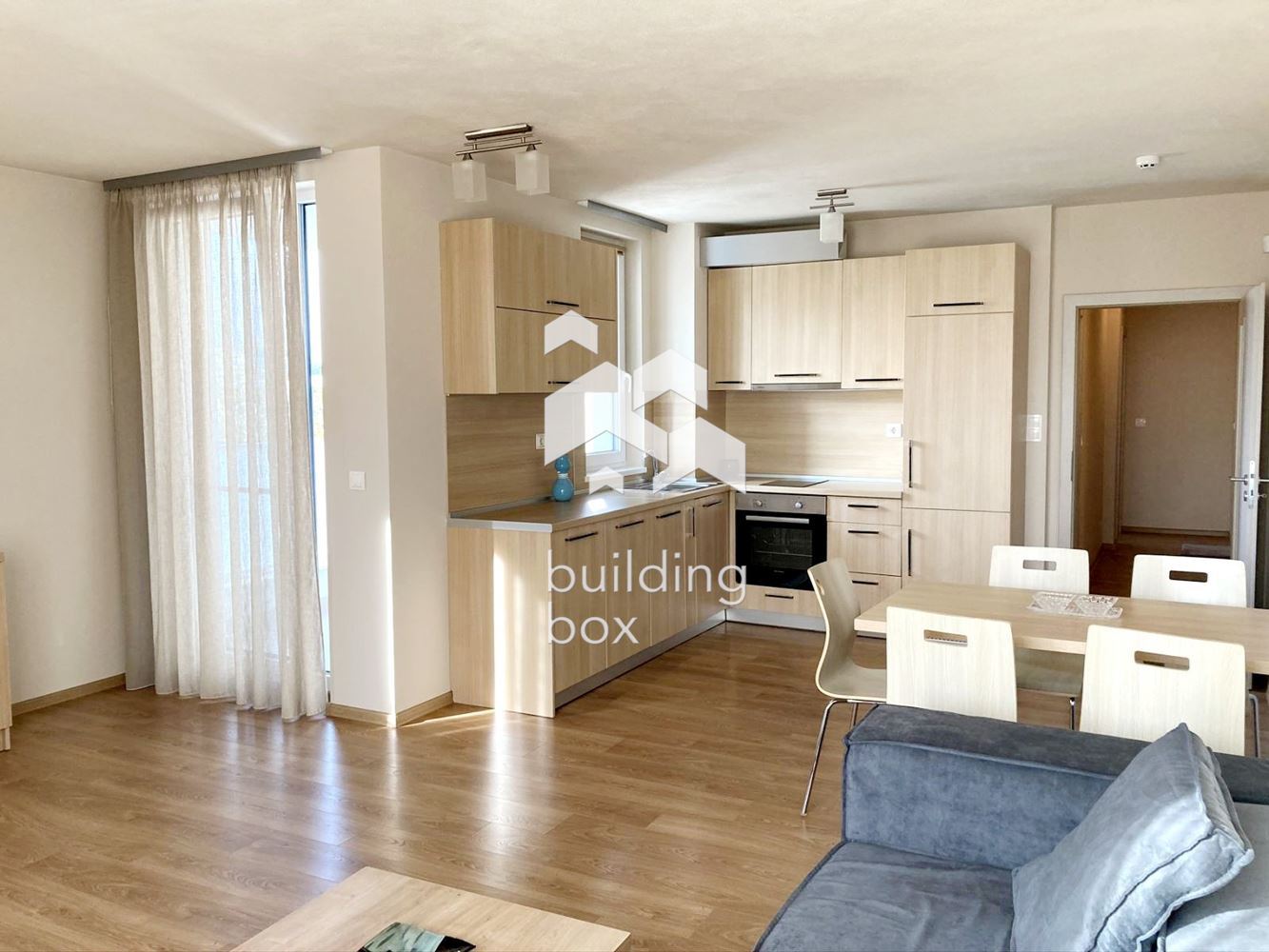 Просторен тристаен апартамент в Обеля 2