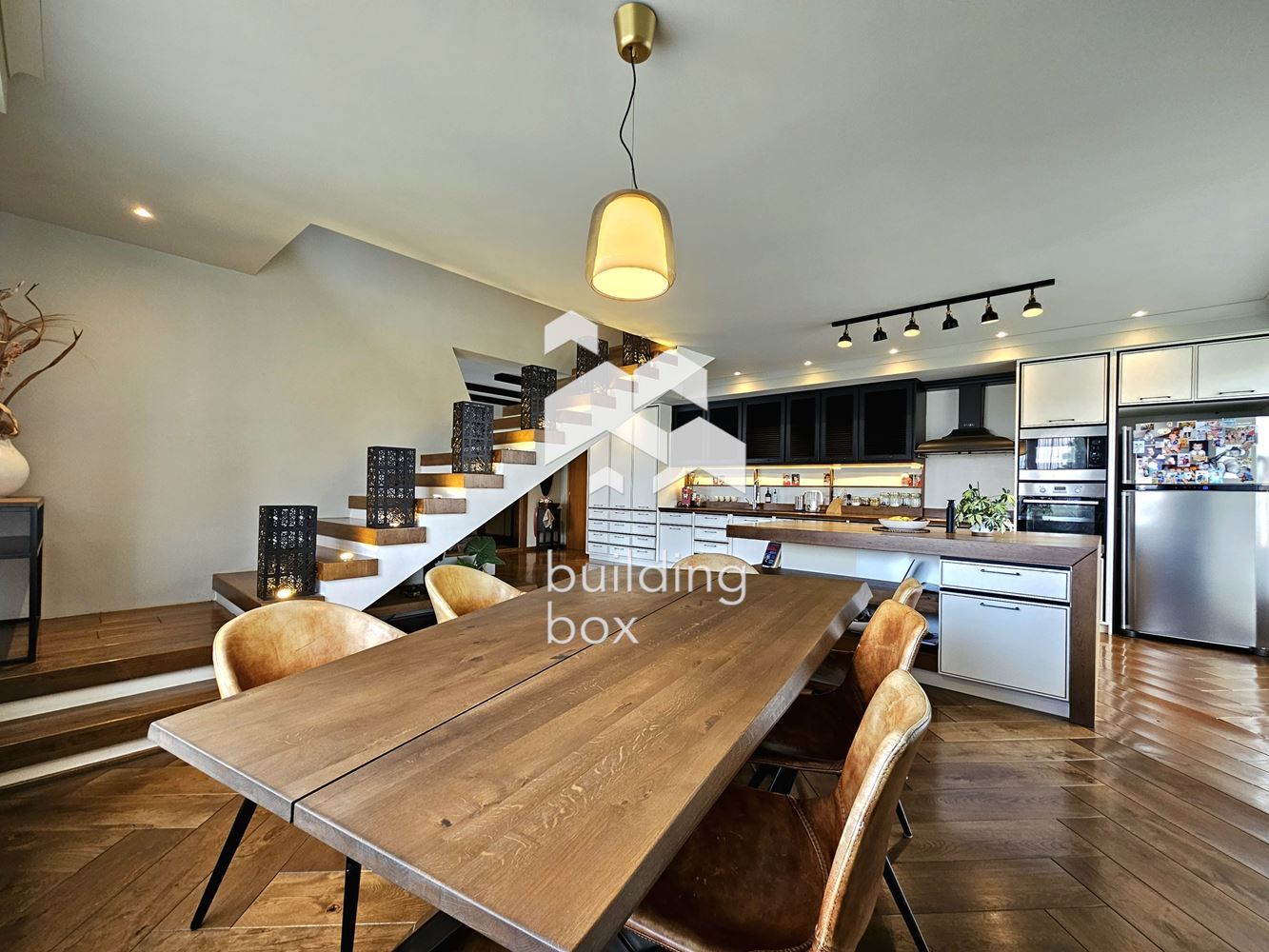 Четиристаен апартамент в престижния комплекс "Maxi" - 0