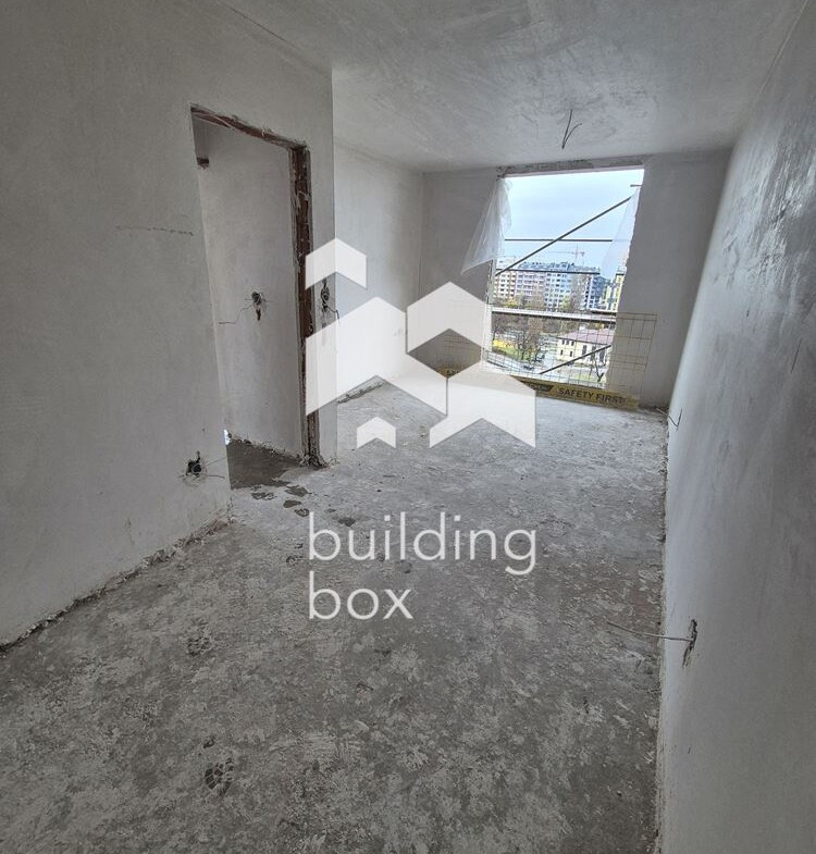 Тристаен апартамент в сграда "Casa Madrid" - район Оборище - 0