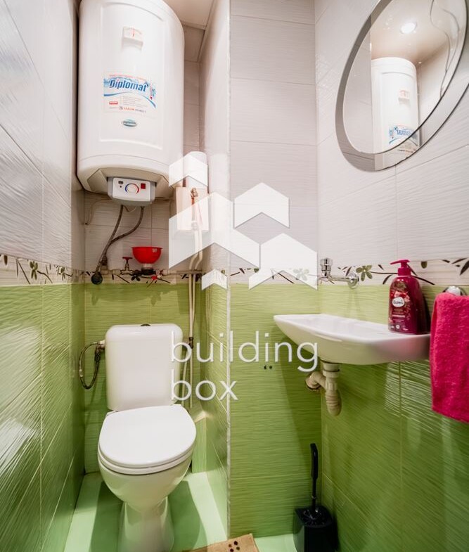 Просторен ТРИСТАЕН апартамент - 0