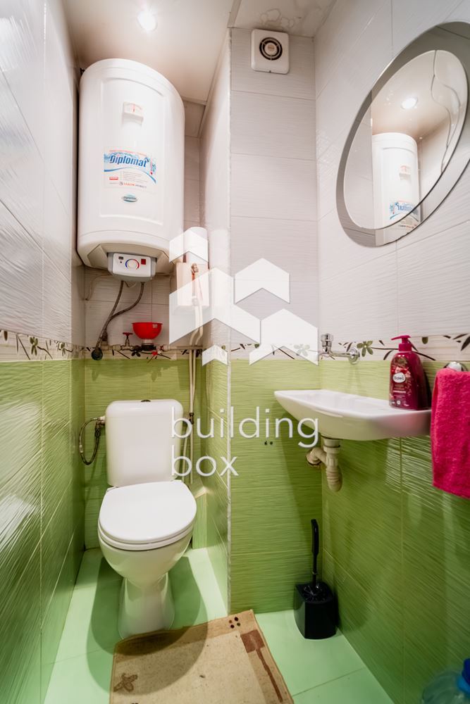 Просторен ТРИСТАЕН апартамент - 0