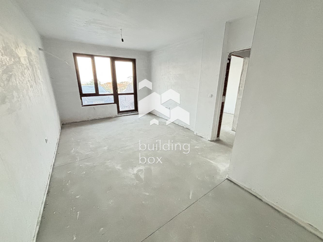 Двустаен апартамент с паркомясто - 0