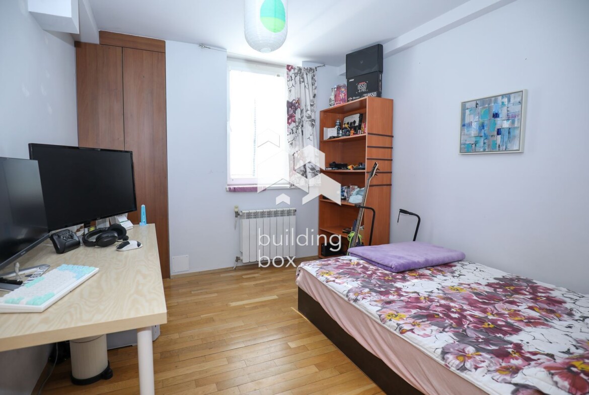 Тристаен апартаменти в сърцето на гр. София - 0